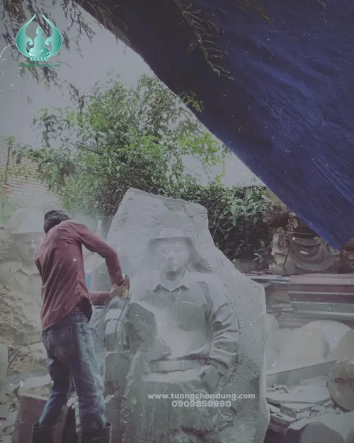 Điêu khắc chân dung đá