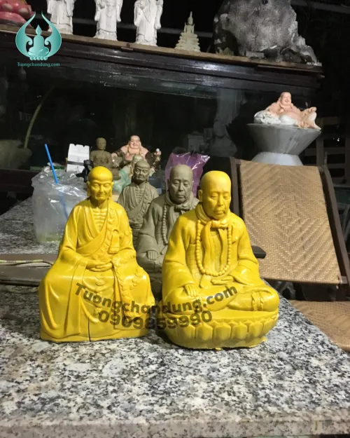 Tượng hoà thượng Tuyên Hoá