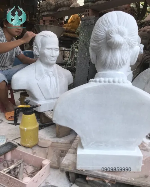 Tượng chân dung đá