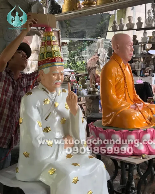 Tôn tượng Hoà Thượng