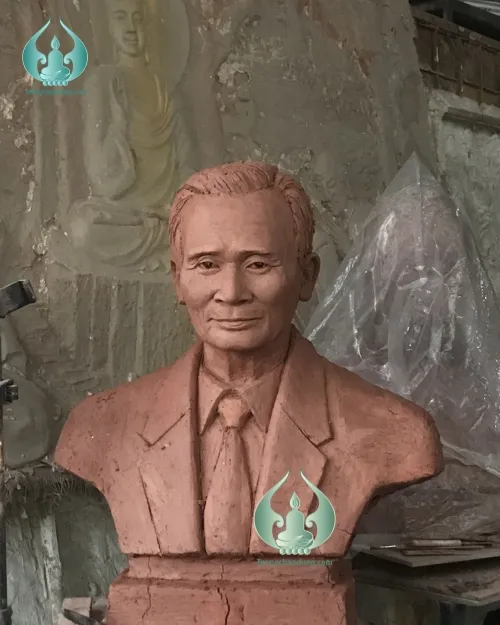 Tượng chân dung xi măng