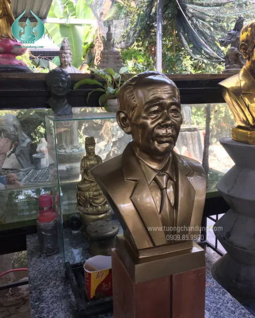 Tượng chân dung đúc đồng