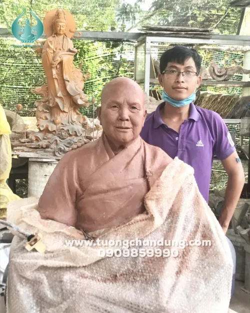 Điêu khắc chân dung màu