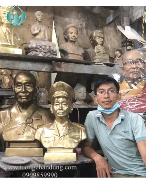 Tượng chân dung đồng nguyên chất