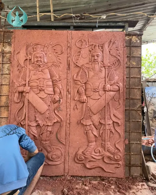 Phù điêu môn thần