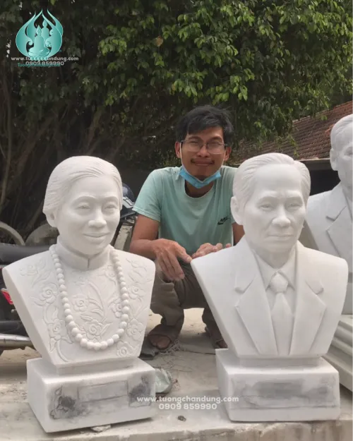 Tượng chân dung 60