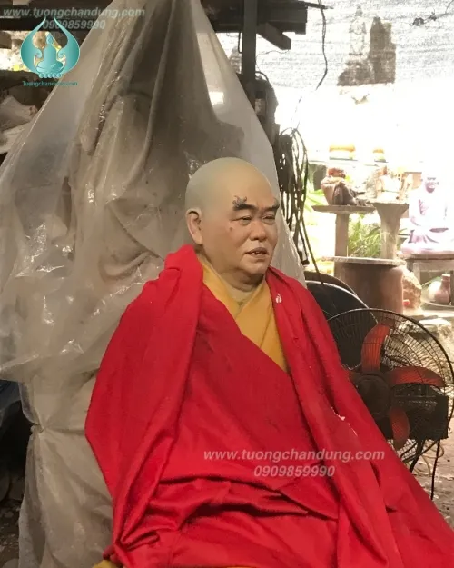 Tượng chân dung màu