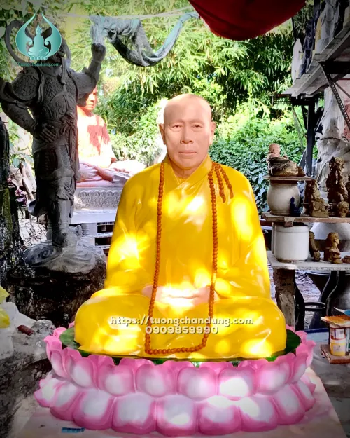 Tôn tượng hoà thượng