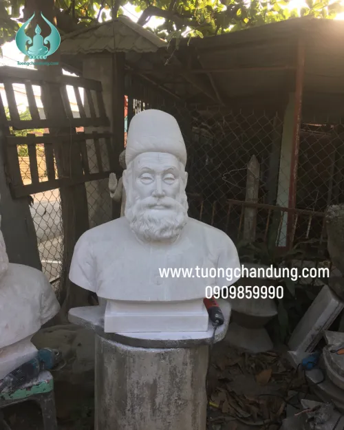 Điêu khắc chân dung đá