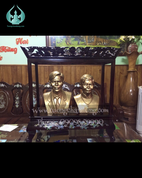 Cặp tượng chân dung 