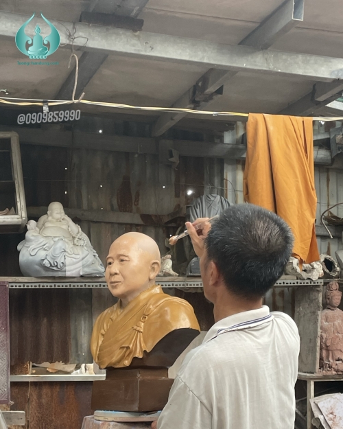 Điêu khắc chân dung.