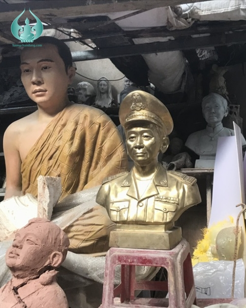 Tượng chân dung đồng