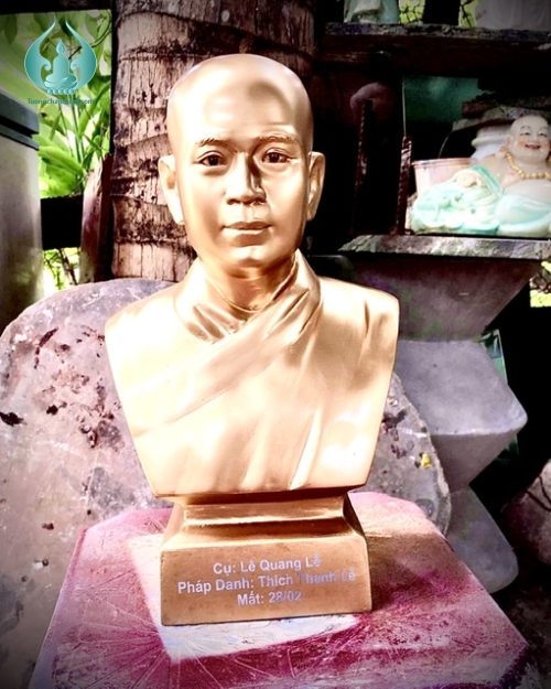 Tượng chân dung thờ 